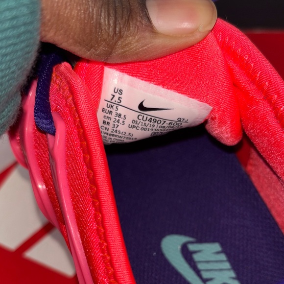 Vapor Max Plus - Picture 3 of 5